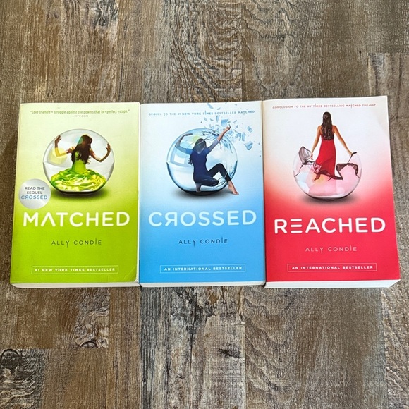Ally Condie | Matched/ Crossed/ Reached Series - Picture 1 of 3